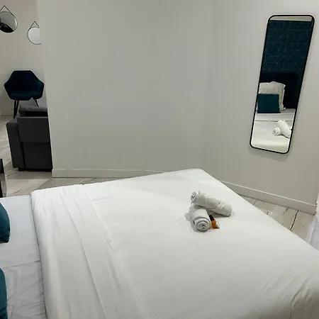 Moderne A Proximite De Batignolles Париж