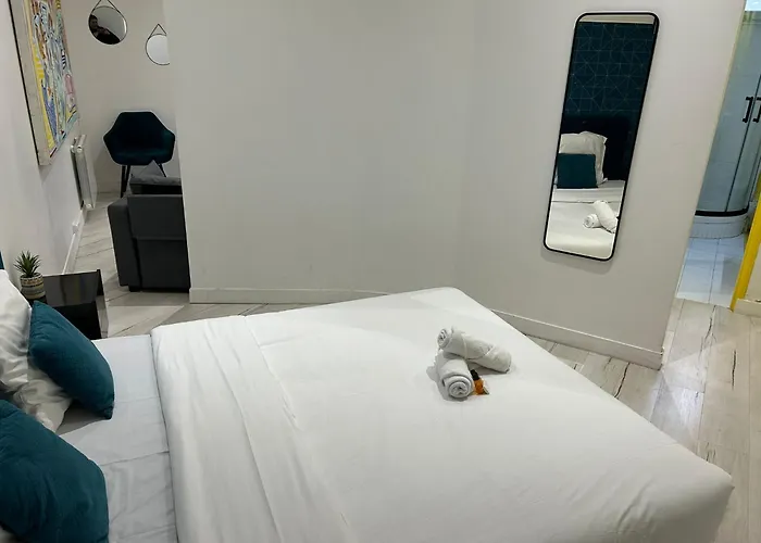 Moderne A Proximite De Batignolles Париж